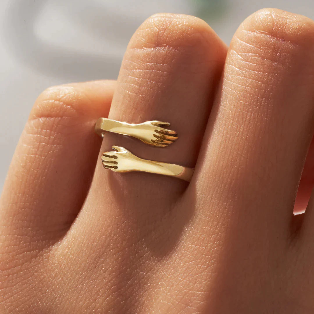Size-adjustable hug ring