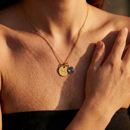 Individuelle Namenskette mit Geburtsstein