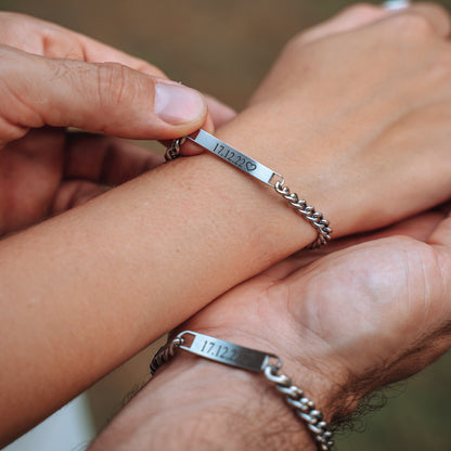 Partner Armbänder mit Gravur