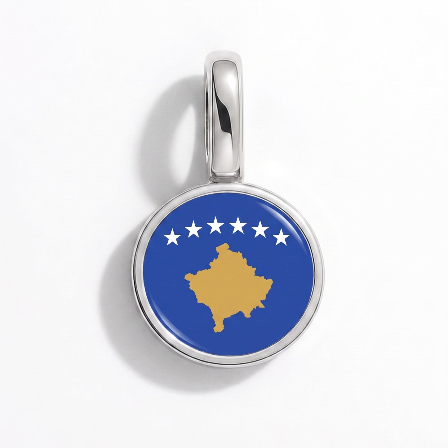 Kosovo Flagge – Charm Silber