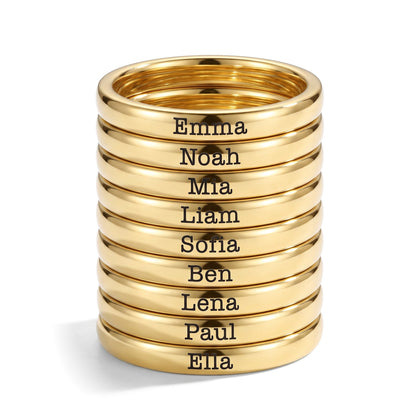 Stapelring mit Namen – Gold – 9 Ringe gestapelt