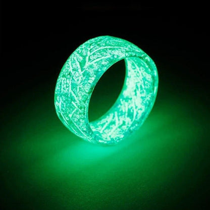 Leuchtender Ring aus fluoreszierendem Harz